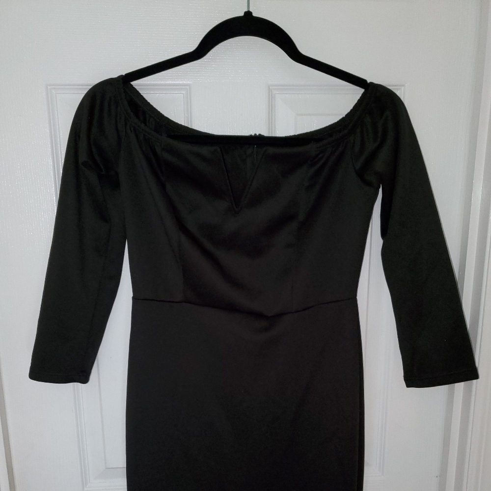 🌻4 for $25🌻Gorgeous Solid Black Dress Size Small - Picture 3 of 4